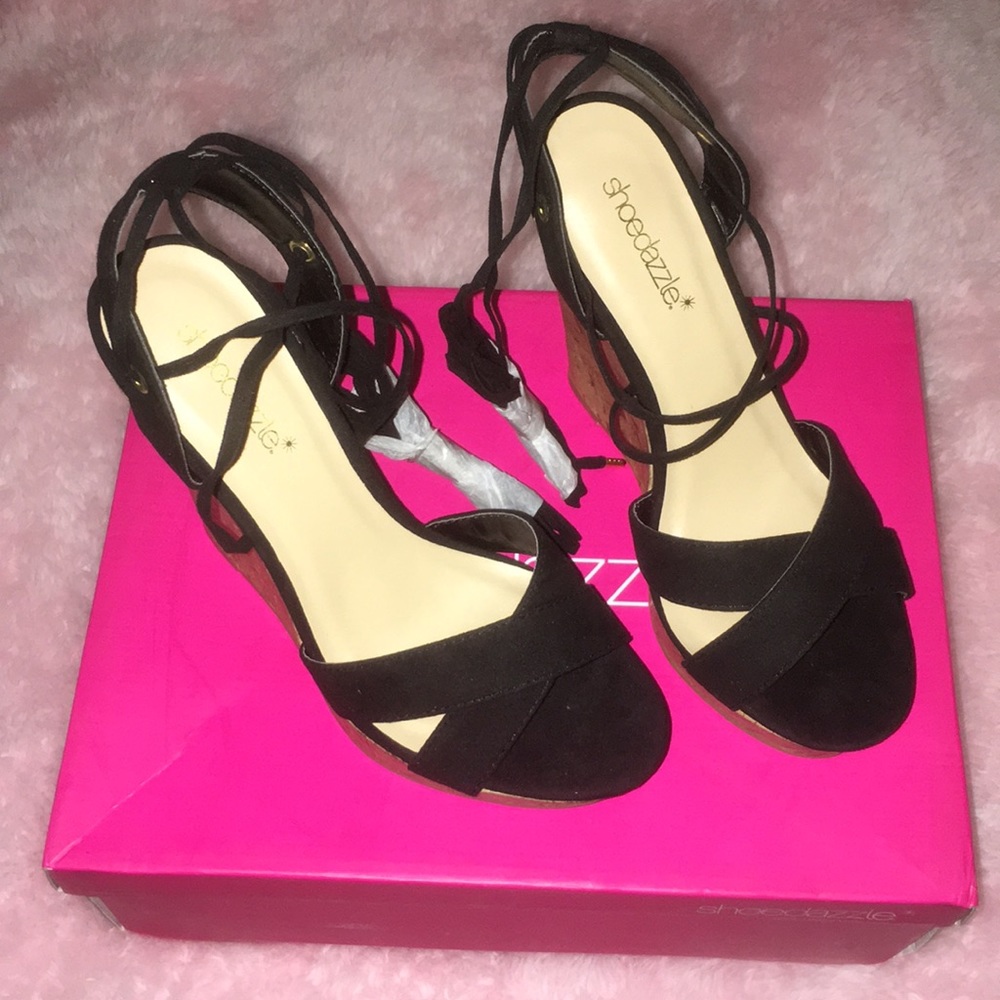 Black inner lining wedges